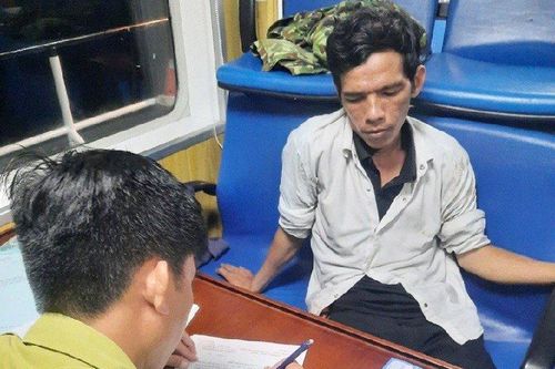 Xử lý người đàn ông lén lút đánh bắt ốc trong khu bảo tồn biển Côn Đảo