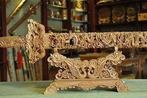 Bí mật thanh bảo kiếm và lời nguyền chết chóc trong mộ của Càn Long