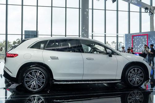 Cận cảnh Mercedes-Benz EQS SUV giá 4,999 tỷ tại Việt Nam: Nhiều công nghệ nhất phân khúc, sạc đầy đủ chạy Hà Nội - Huế