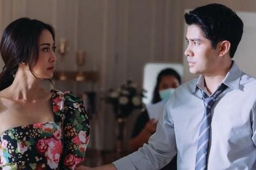 Dọn phòng cho bạn thân của chồng mà tôi choáng váng