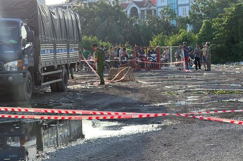 Nghi vấn nữ thủ phạm chở nạn nhân vào bãi trống rồi sát hại