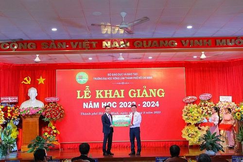 Phân bón Cà Mau trao tặng học bổng Hạt ngọc mùa vàng tới sinh viên Đại học Nông lâm TP.HCM