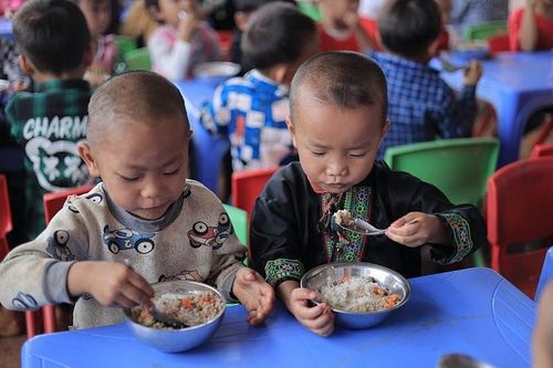 Generali Việt Nam mang 'Bếp ấm' đến với trẻ em Điện Biên và hành trình sát cánh cùng trẻ em Việt Nam