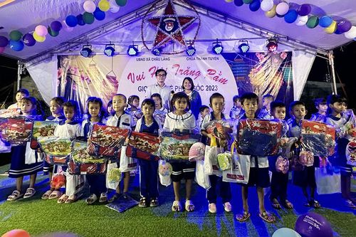 Rộn ràng Trung thu xứ núi