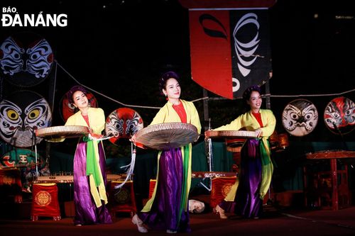Phát triển sân khấu nghệ thuật truyền thống