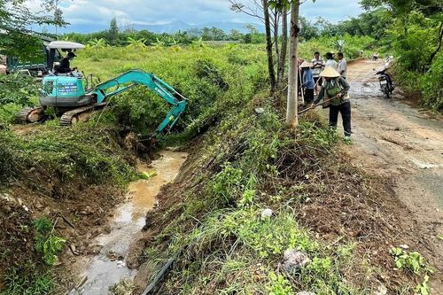Tiếp tục ra quân hưởng ứng chiến dịch làm cho thế giới sạch hơn kết hợp khơi thông thoát nước