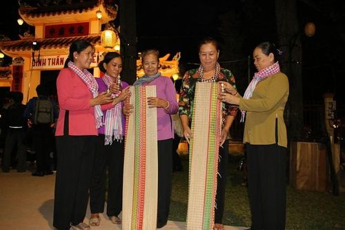 Đặc sắc sản phẩm du lịch chợ ma Định Yên
