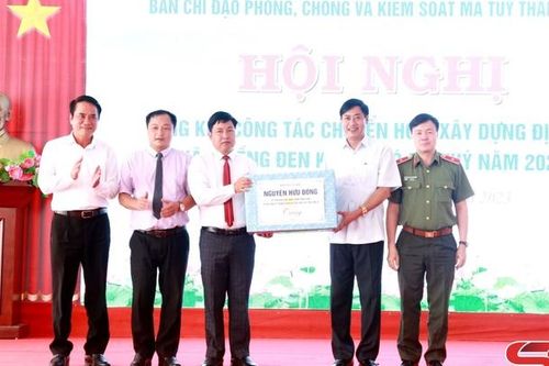 Chuyển hóa, xây dựng xã Chiềng Đen không có ma túy
