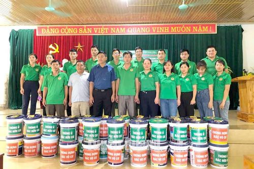 Phát động Phong trào 'Cán bộ, hội viên nông dân chung tay thu gom, xử lý rác thải' tại thôn Tân Lập