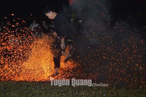 Phục dựng nghi Lễ nhảy lửa dân tộc Dao đỏ xã Trung Hà