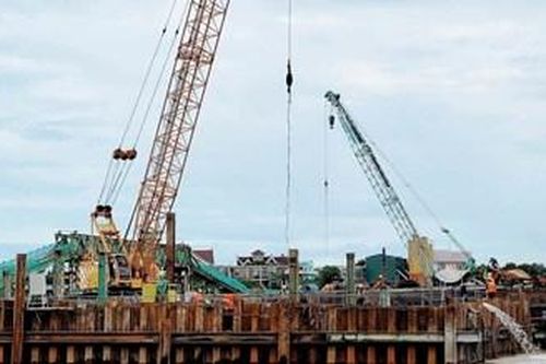 Đẩy nhanh tiến độ giải phóng mặt bằng các dự án trọng điểm.