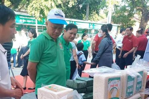'Bà đỡ' cho hợp tác xã