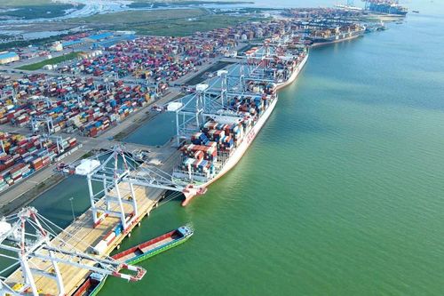 Container Việt Nam (VSC) bắt đầu hưởng lợi từ việc thâu tóm Cảng Nam Hải - Đình Vũ
