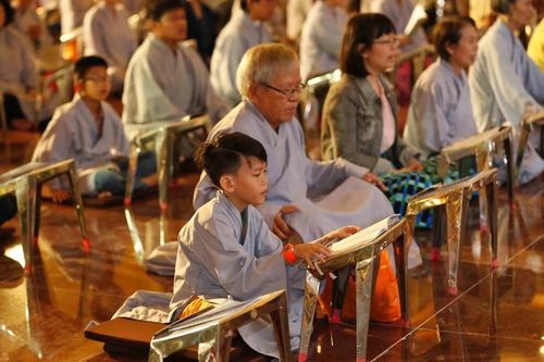 Tụng kinh thế nào để cầu an?