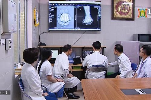 Kỳ tích tạo hình gân gấp hai ngón chân thành ngón tay