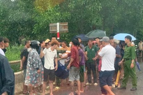 Phát hiện thi thể nam thanh niên trong tư thế treo cổ trên cầu dân sinh