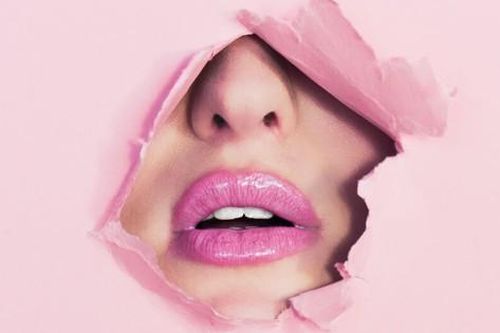 Mẹo để môi đỏ hồng tự nhiên không cần tô son