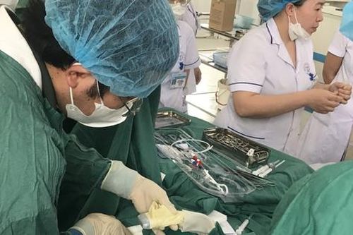 BV Nội tiết Nghệ An triển khai kỹ thuật đặt catheter tĩnh mạch cảnh 2 nòng có cuff tạo đường hầm lọc máu