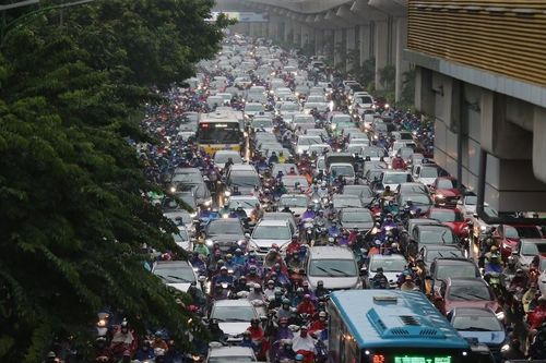 Hạn chế phương tiện cá nhân: Liệu có hết ùn tắc?
