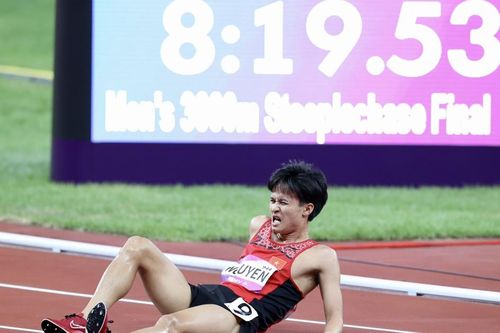 Nhà vô địch SEA Games 32 Nguyễn Trung Cường phải đi cấp cứu tại Asiad 19