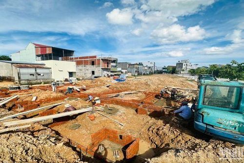 Xây dựng nhà mới ở khu tái định cư dự án cao tốc Quảng Ngãi-Hoài Nhơn