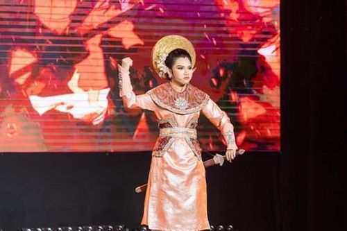 Nữ diễn viên 2K3 theo đuổi nghiệp cải lương
