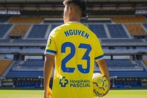 CLB Cadiz làm điều đặc biệt với Hoàng Vĩnh Nguyên