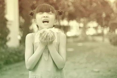 Thứ trẻ ôm ấp hằng ngày có thể khiến bệnh viêm mũi dị ứng trở nặng
