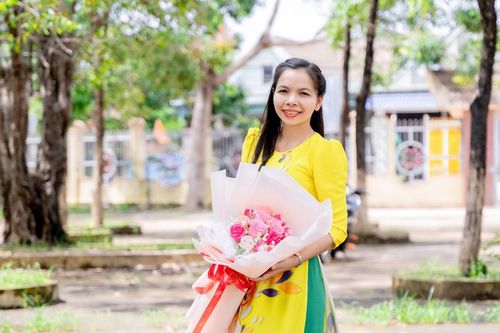Nữ giáo viên vùng biên được tuyên dương 'Thanh niên tiên tiến làm theo lời Bác'