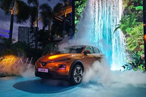 Cận cảnh VinFast VF6 vừa ra mắt tại Việt Nam, giá từ 675 triệu đồng