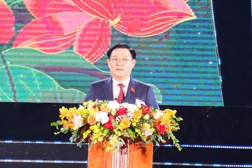 Chủ tịch Quốc hội Vương Đình Huệ dự Lễ kỷ niệm 60 năm thành lập TP Vinh