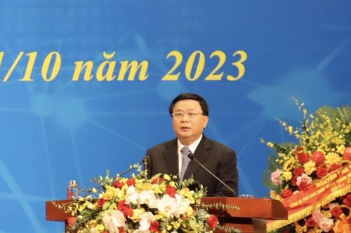 Thường xuyên chăm lo đời sống vật chất, tinh thần cho người lao động