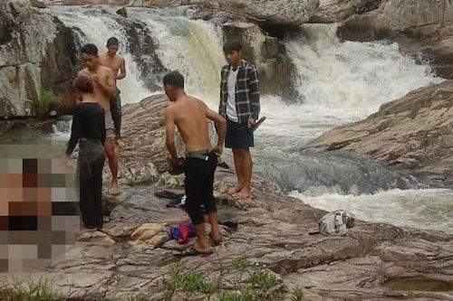 Rủ nhau đi chơi thác, 2 học sinh đuối nước tử vong