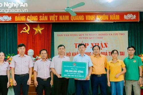 Công đoàn Ngân hàng Chính sách xã hội Việt Nam hỗ trợ Quỳ Châu 200 triệu đồng khắc phục thiệt hại hậu quả mưa lũ