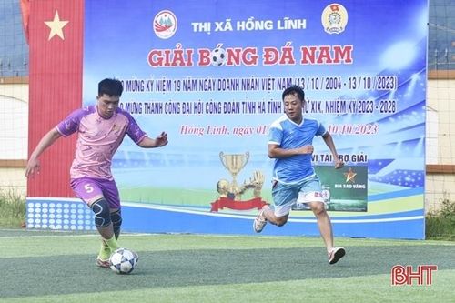 13 đội tranh tài tại Giải Bóng đá nam TX Hồng Lĩnh