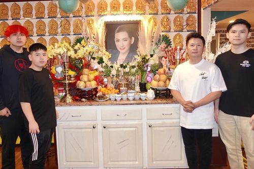 Bạn bè, đồng nghiệp tổ chức cúng giỗ cho nghệ sĩ Phi Nhung tại Mỹ