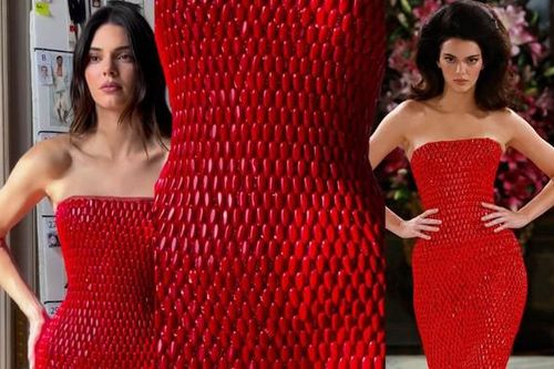 Kendall Jenner diện váy gắn móng giả của Schiaparelli 'gây bão' tại Paris Fashion Week