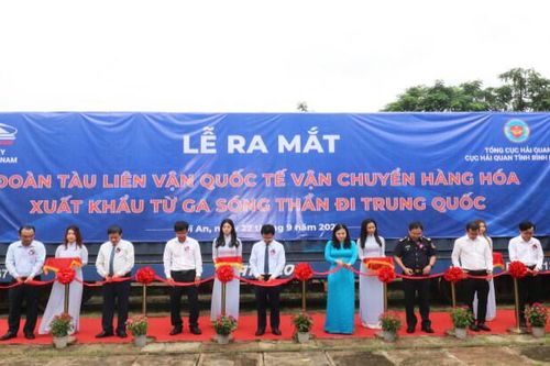 Bình Dương: Ra mắt tàu liên vận quốc tế vận chuyển hàng hóa xuất khẩu đi Trung Quốc