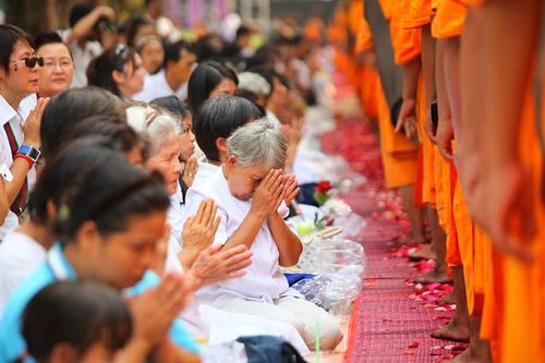 Phật tử không chỉ là cư sĩ