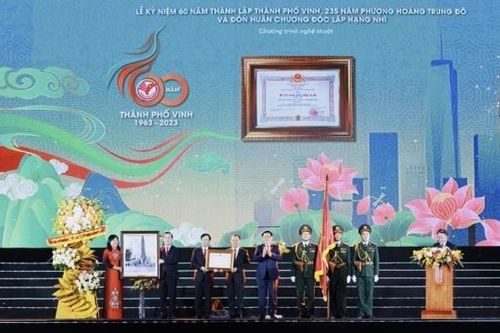 Chủ tịch Quốc hội Vương Đình Huệ dự Lễ kỷ niệm 60 năm thành lập thành phố Vinh, 235 năm Phượng Hoàng Trung Đô