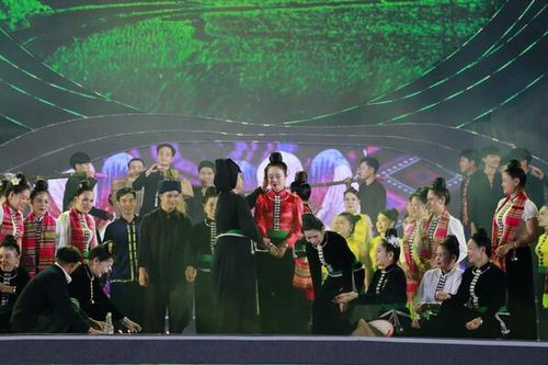 Nhiều giá trị văn hóa đặc trưng của Yên Bái được tái hiện trong lễ hội Mường Lò 2023