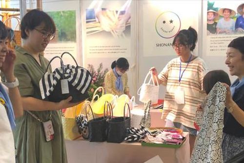 Khai mạc Hội chợ quốc tế Quà tặng hàng thủ công mỹ nghệ Hà Nội 2023