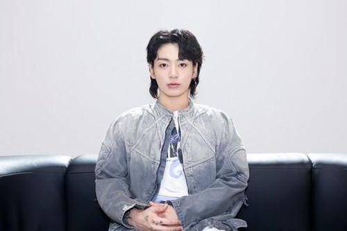 Jung Kook BTS đáp trả tin đồn hẹn hò, khẳng định trong lòng chỉ có ARMY