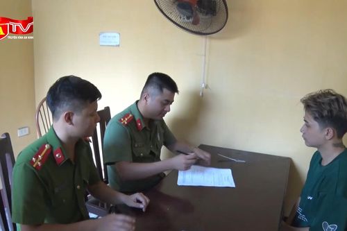 Lưu mật khẩu tài khoản ngân hàng trong điện thoại, hai người phụ nữ bị mất hàng chục triệu đồng