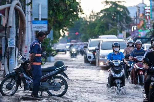 Triều cường dâng, Cần Thơ ngập lội