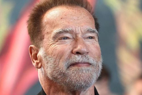 'Kẻ hủy diệt' Arnold Schwarzenegger thừa nhận chuyện ngoại tình với quản gia là ngu xuẩn