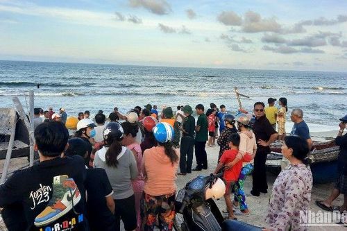 Tìm thấy thi thể thứ 2 trong vụ học sinh đuối nước trên biển Thừa Thiên Huế