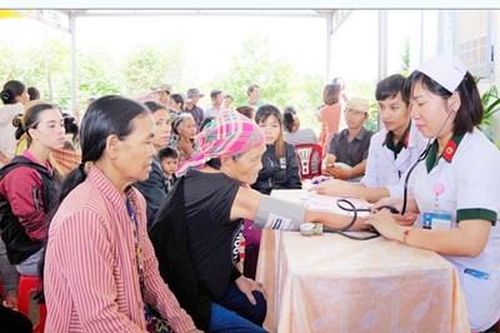 Giúp dân xóa đói, giảm nghèo, xây dựng biên giới hòa bình, phát triển