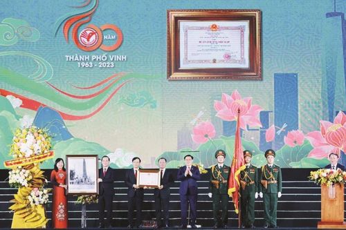 Chủ tịch Quốc hội Vương Đình Huệ: Thành phố Vinh cần đổi mới tư duy, khơi dậy khát vọng phát triển toàn diện
