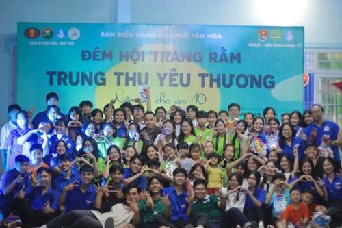 Mang niềm vui Trung Thu đến những đứa trẻ vùng ven